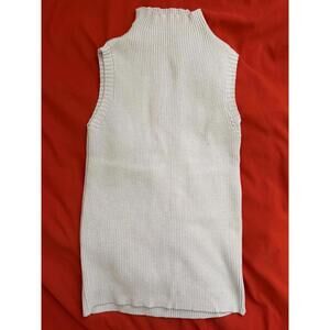 Unbranded Sleeveless Knit Top in White (SMALL)